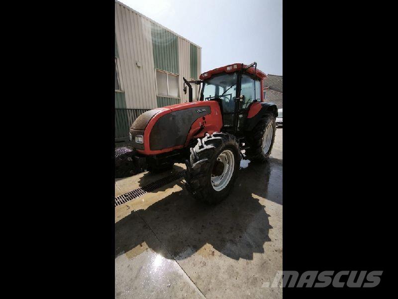 Valtra T140 Traktory
