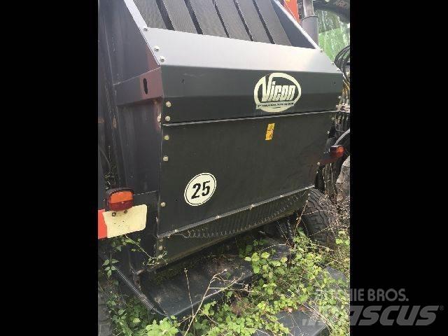 Vicon RV 157 Lis na válcové balíky