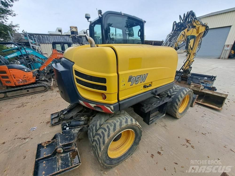 Yanmar B95W Kolová rýpadla