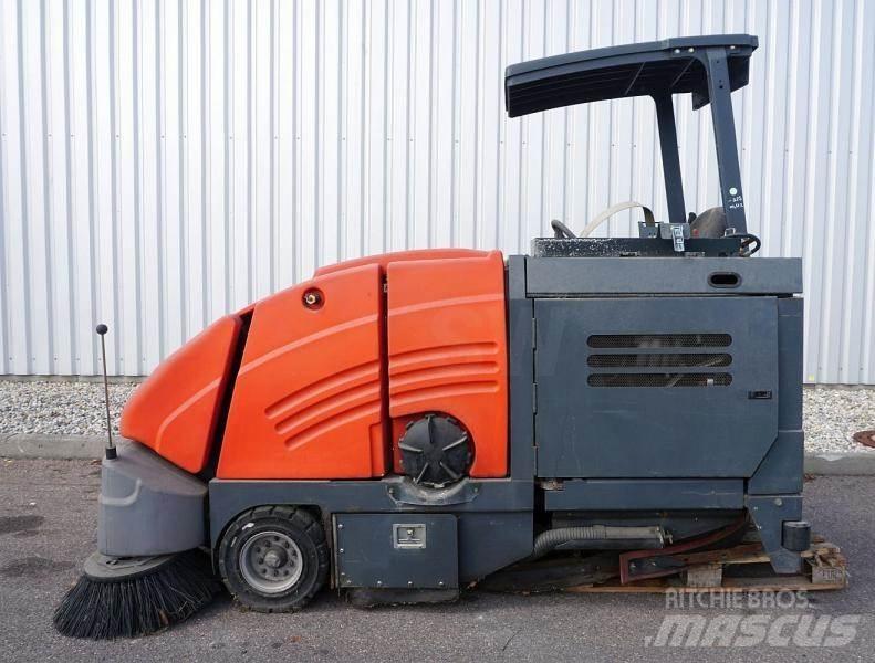 Hako 1800 LPG Kombinované  podlahové mycí stroje