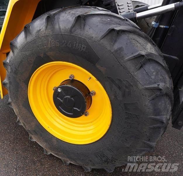 JCB 940-4 Terénní vysokozdvižné vozíky