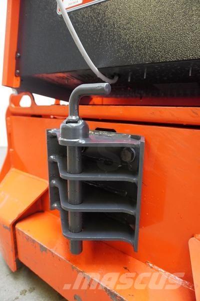 Linde P 30 132 Vlečné vozíky