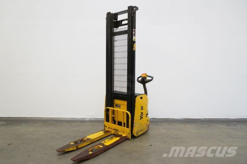 Yale MS12AC Samohybné vozíky