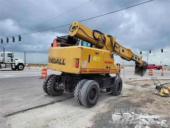 Gradall XL3300 V Kolová rýpadla