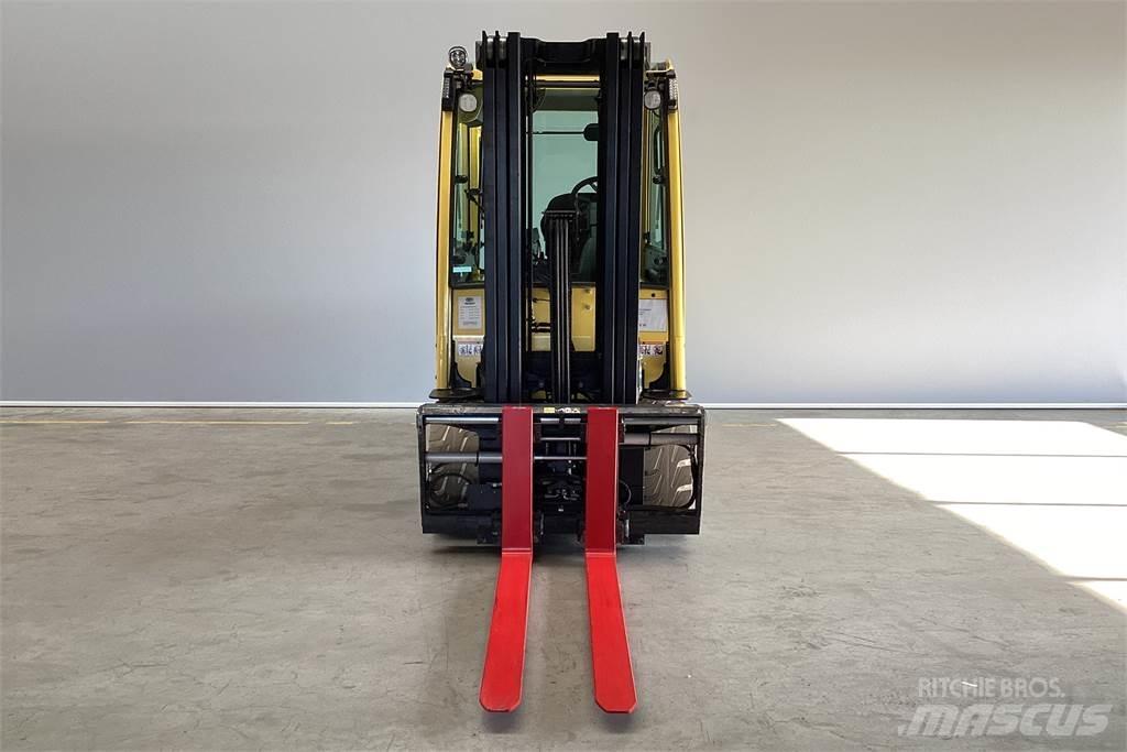 Hyster J3.50XN Akumulátorové vozíky