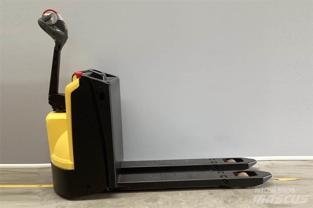 Hyster P1.6 Ručně vedené vysokozdvižné vozíky