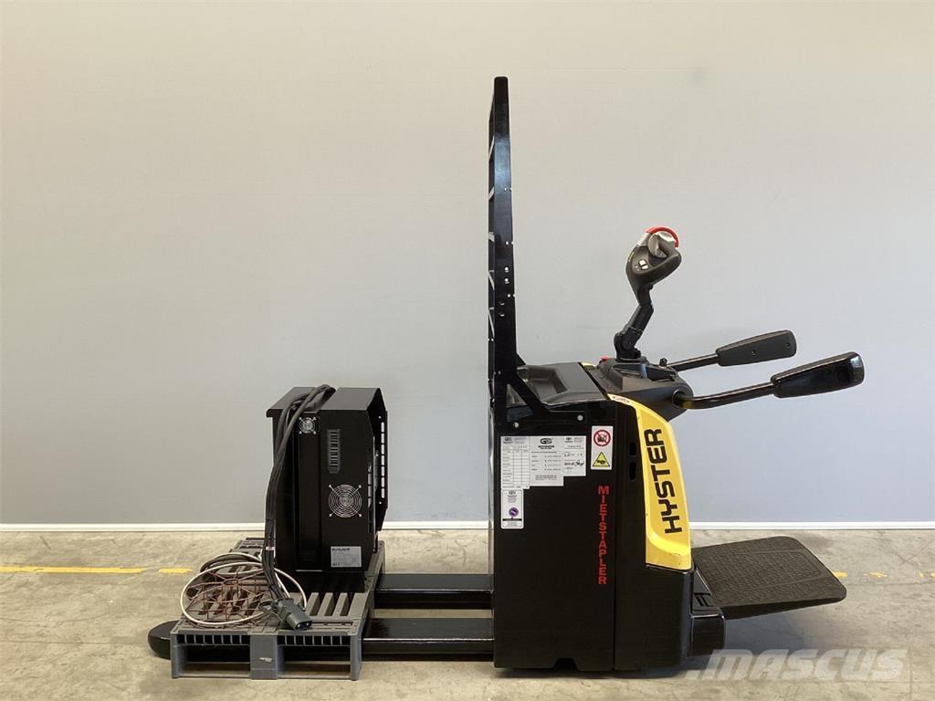 Hyster P2.0S Ručně vedené vysokozdvižné vozíky