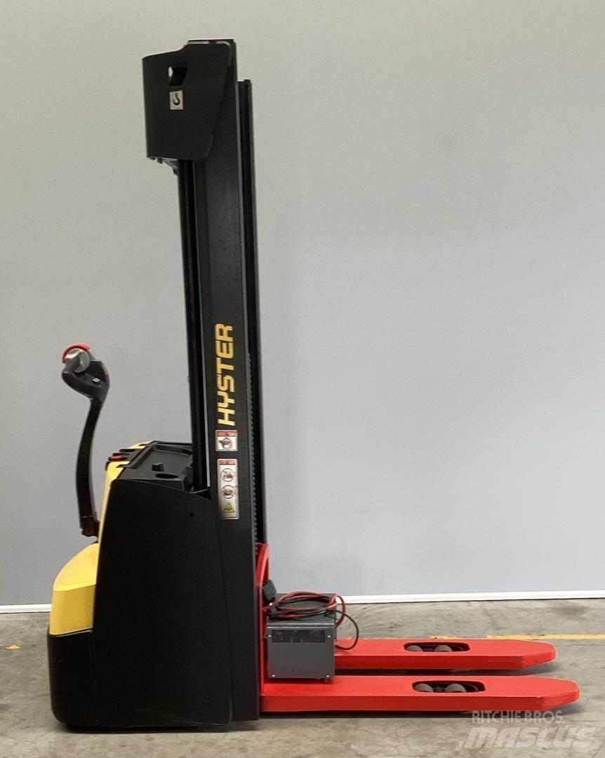 Hyster S1.4 Ručně vedené vysokozdvižné vozíky