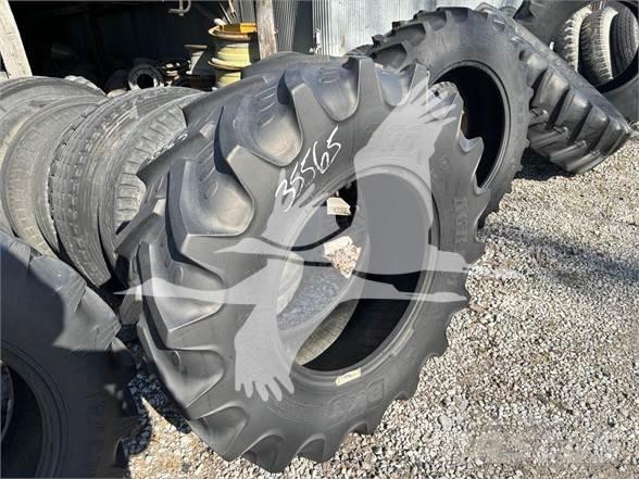 BKT 14.9R24 Pneumatiky, kola a ráfky