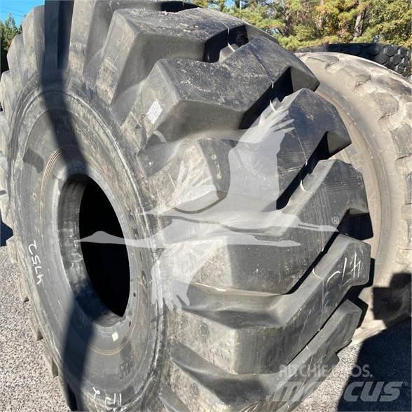 BKT 29.5X25 Pneumatiky, kola a ráfky