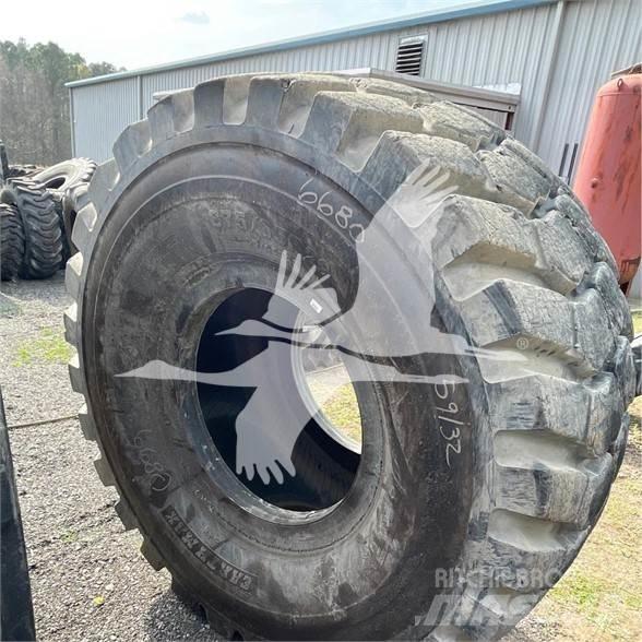 BKT 875/65R29 Pneumatiky, kola a ráfky