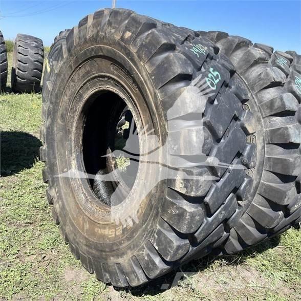 Maxim 20.5X25 Pneumatiky, kola a ráfky
