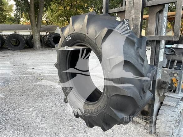 Titan 18.4X26 Pneumatiky, kola a ráfky