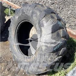 Titan 19.5L24 Pneumatiky, kola a ráfky