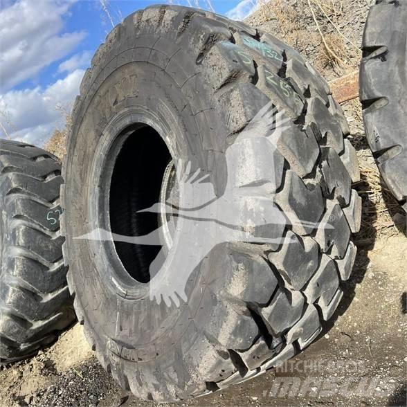 Titan 20.5R25 Pneumatiky, kola a ráfky