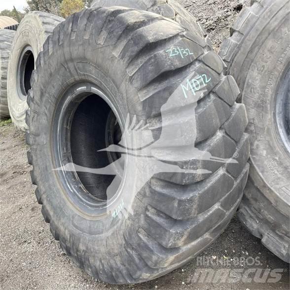 Titan 23.5x25 Pneumatiky, kola a ráfky