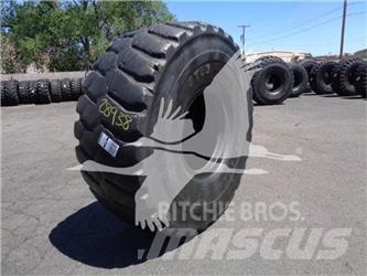 Titan 26.5R25 Pneumatiky, kola a ráfky
