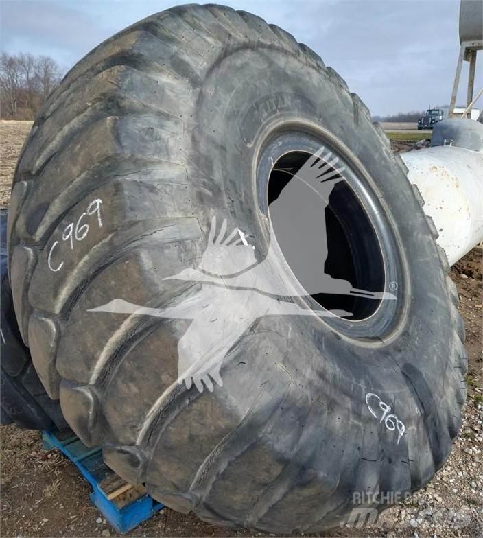Titan 29.5x25 Pneumatiky, kola a ráfky