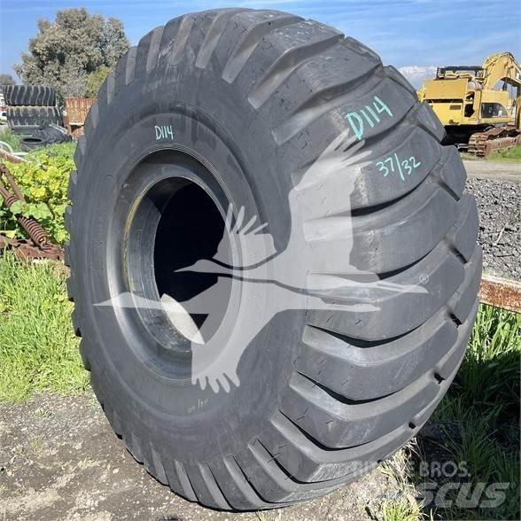 Titan 29.5x25 Pneumatiky, kola a ráfky