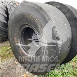 Toyo 26.5X25 Pneumatiky, kola a ráfky