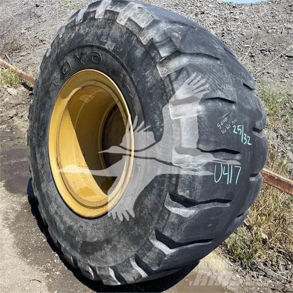 Toyo 35/65x33 Pneumatiky, kola a ráfky