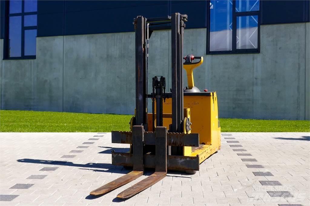 Linde L12 Ručně vedené vysokozdvižné vozíky