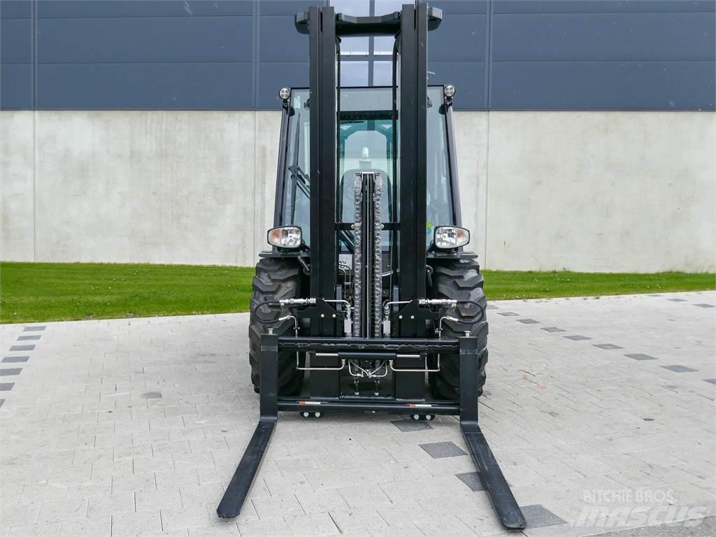 Manitou MC 25-4 Terénní vysokozdvižné vozíky