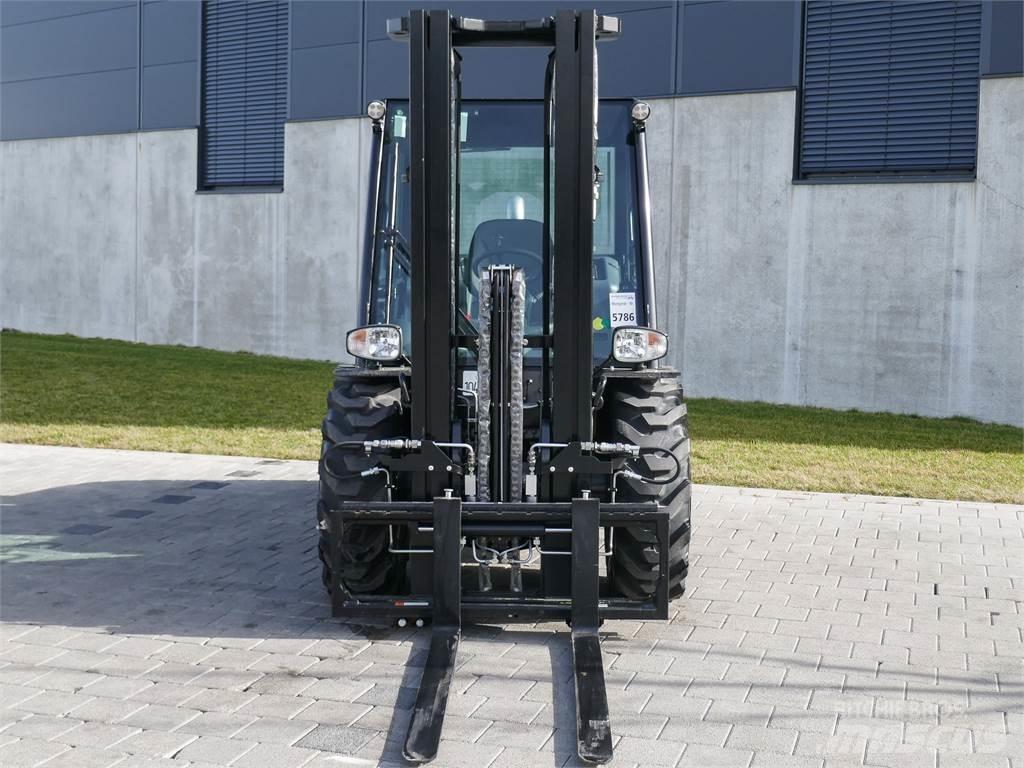Manitou MC 25-4 Terénní vysokozdvižné vozíky
