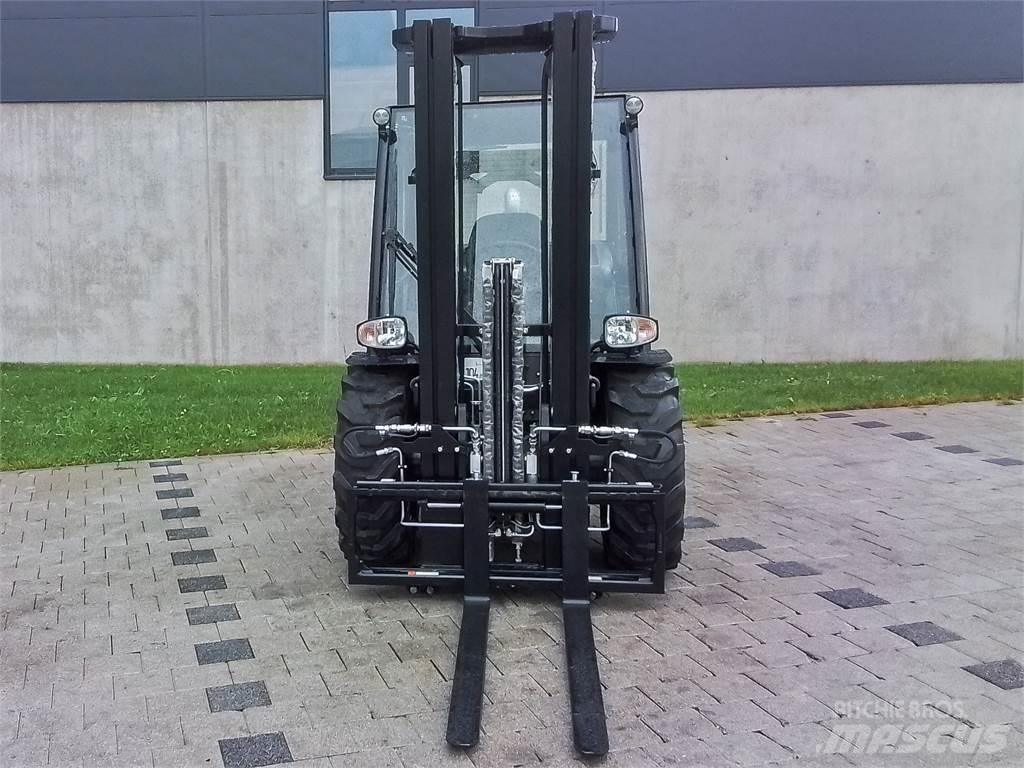 Manitou MC 25-4 Terénní vysokozdvižné vozíky