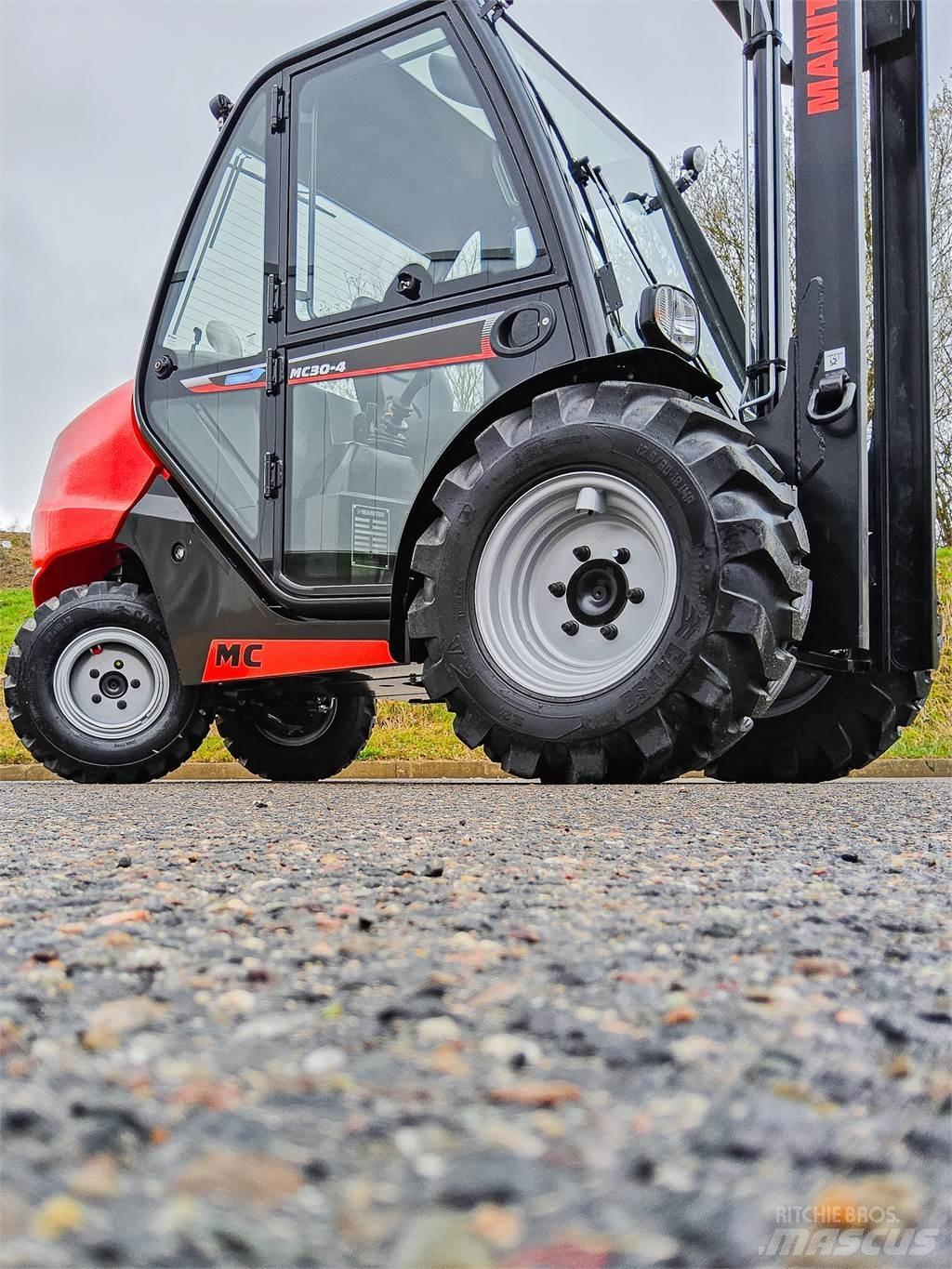Manitou MC 30-4 Terénní vysokozdvižné vozíky