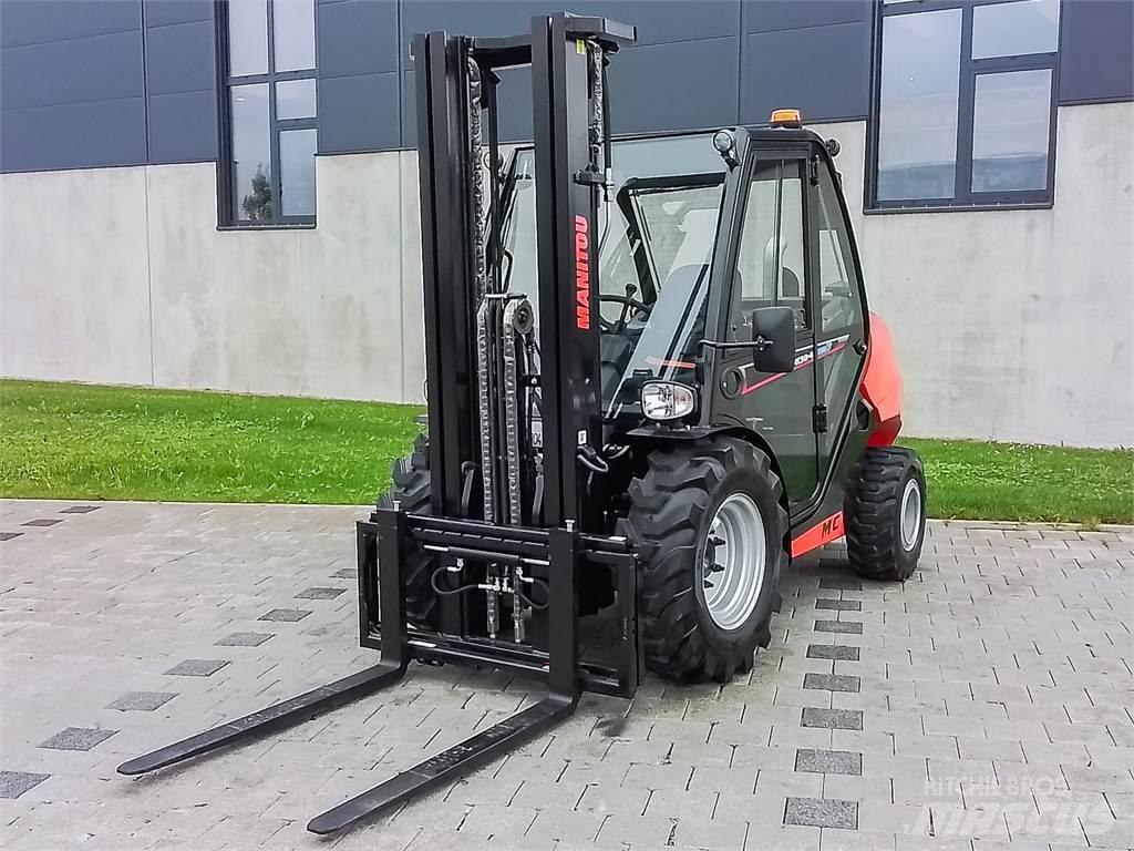 Manitou MC 30-4 Terénní vysokozdvižné vozíky