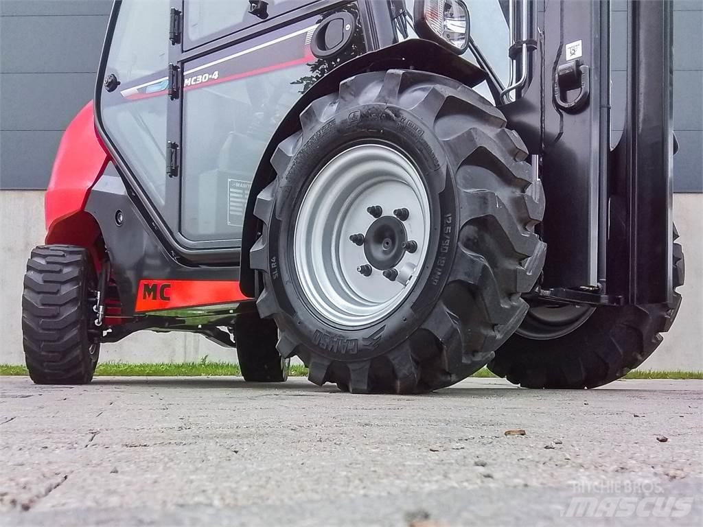 Manitou MC 30-4 Terénní vysokozdvižné vozíky
