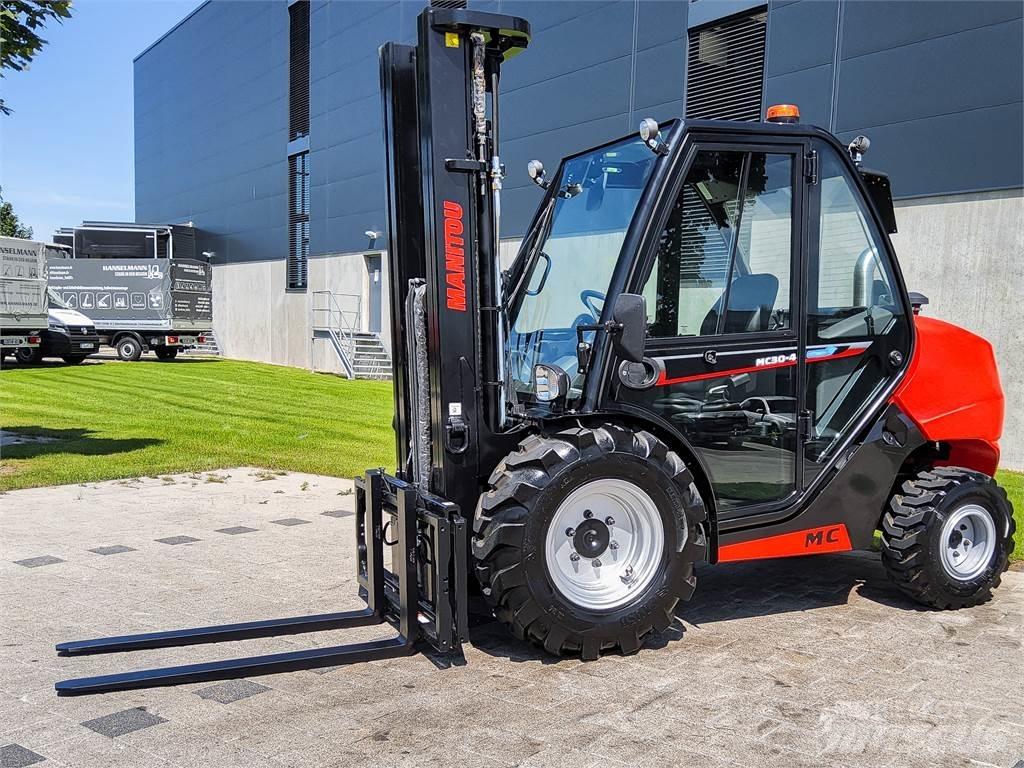 Manitou MC 30-4 Terénní vysokozdvižné vozíky