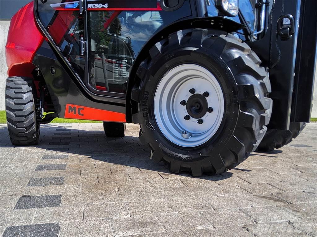 Manitou MC 30-4 Terénní vysokozdvižné vozíky
