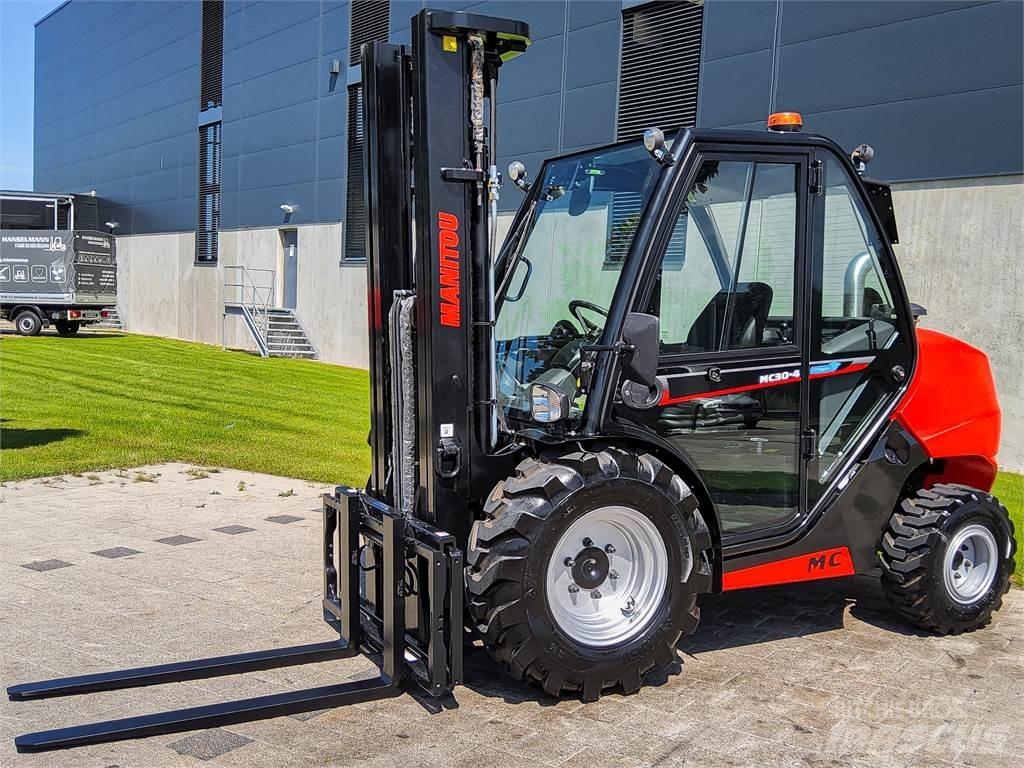 Manitou MC 30-4 Terénní vysokozdvižné vozíky