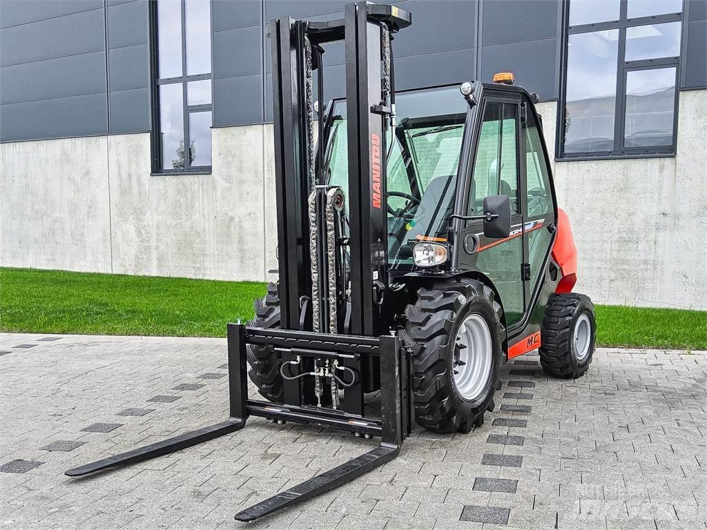 Manitou MC 30-4 Terénní vysokozdvižné vozíky