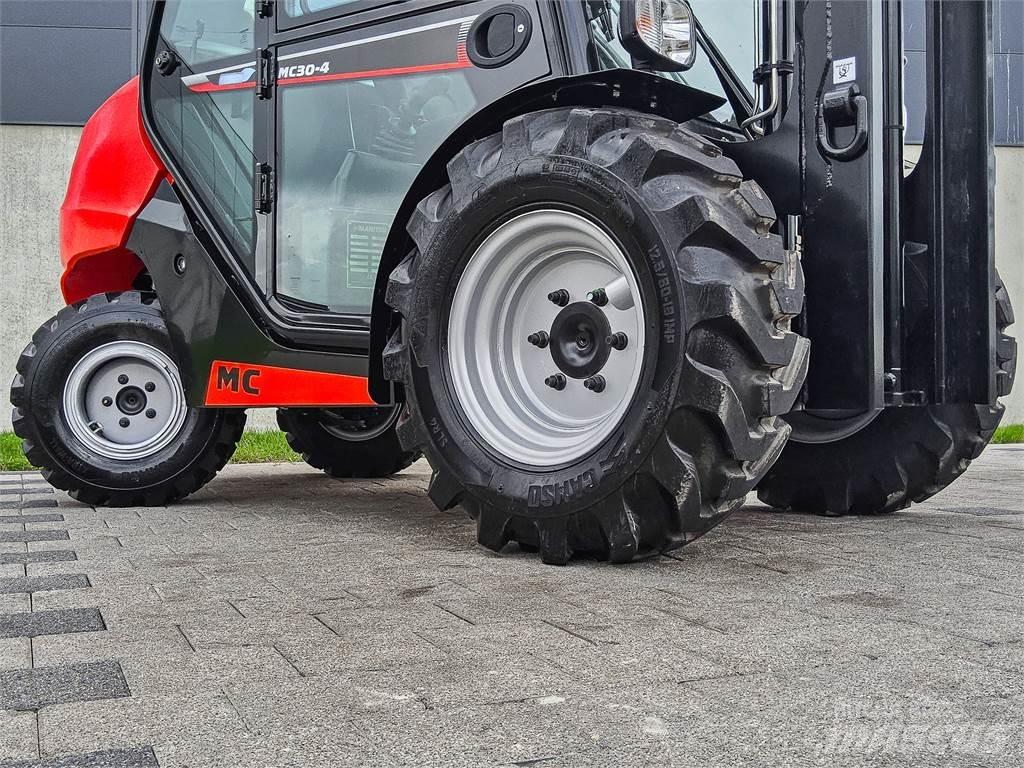 Manitou MC 30-4 Terénní vysokozdvižné vozíky