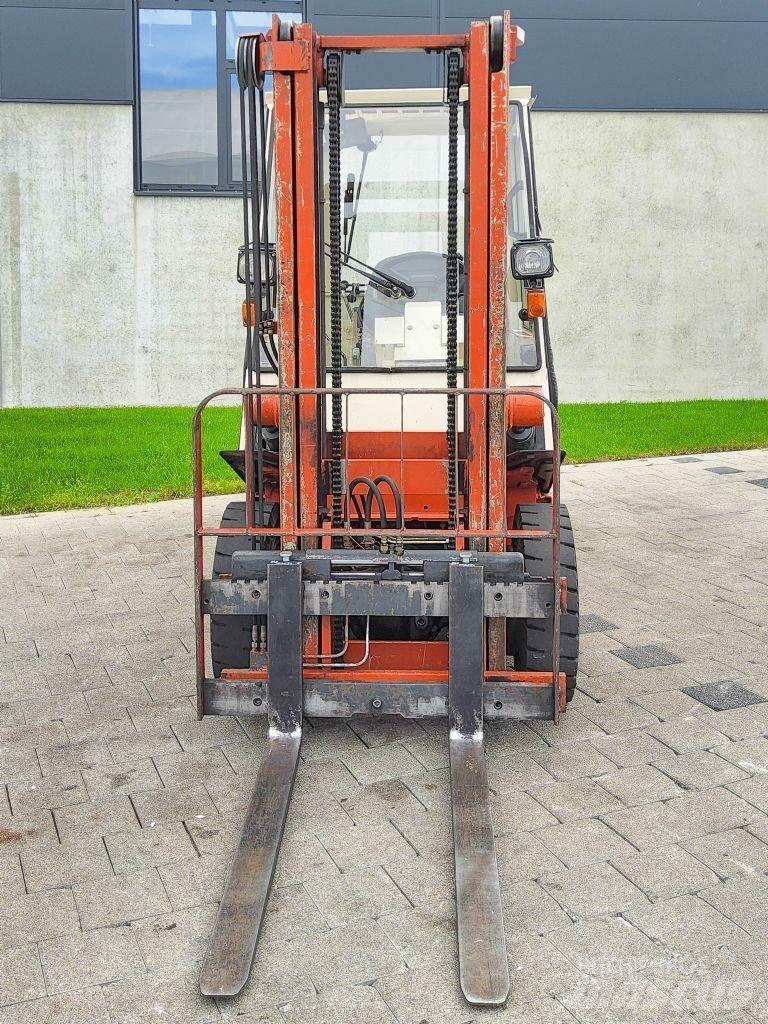 Nissan EH02F25U Dieselové vozíky