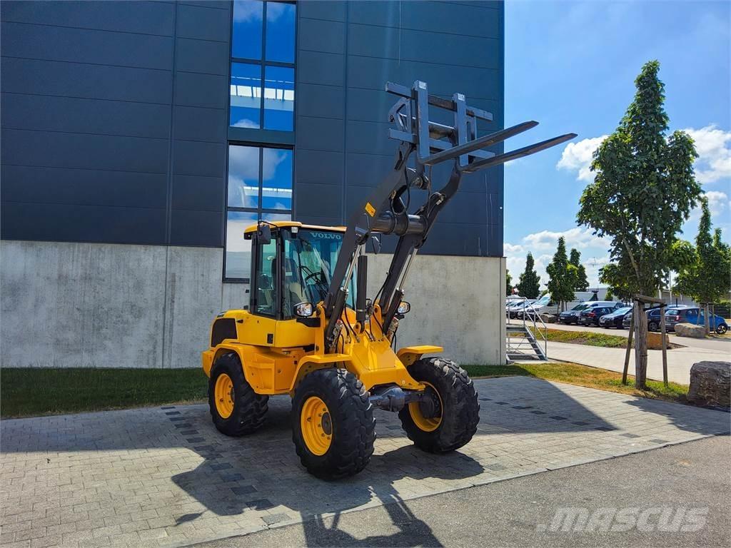 Volvo L 30G Mini rýpadla < 7t
