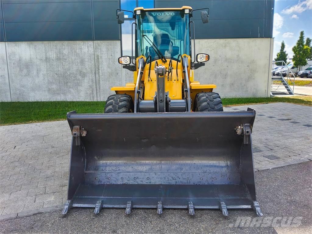 Volvo L 30G Mini rýpadla < 7t