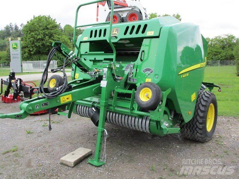 John Deere F441M Další