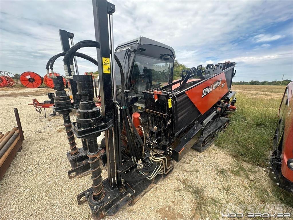 Ditch Witch AT32 Horizontální vrtací zařízení