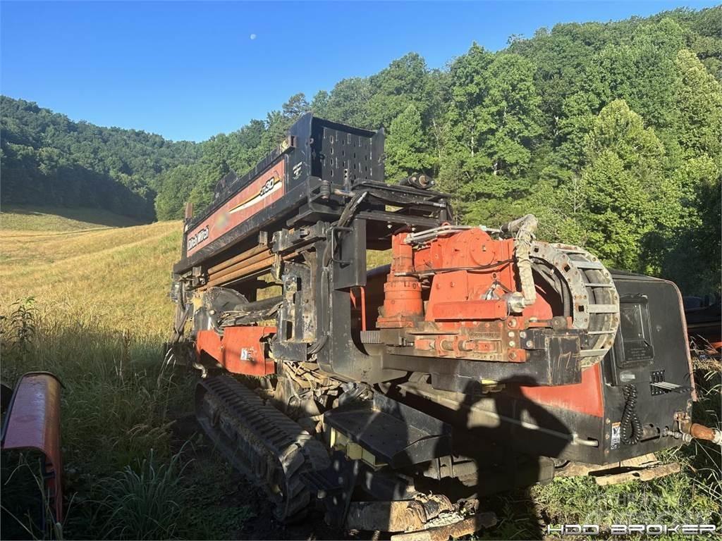 Ditch Witch JT3020 Mach 1 Horizontální vrtací zařízení