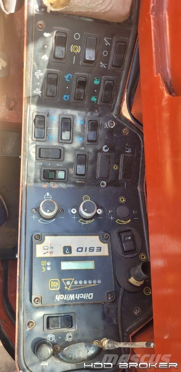 Ditch Witch JT4020 Mach 1 Horizontální vrtací zařízení