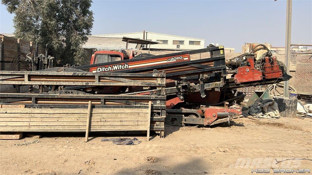 Ditch Witch JT4020 Mach 1 Horizontální vrtací zařízení