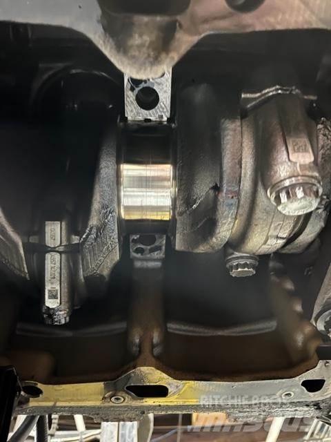 Detroit DD15 Motory