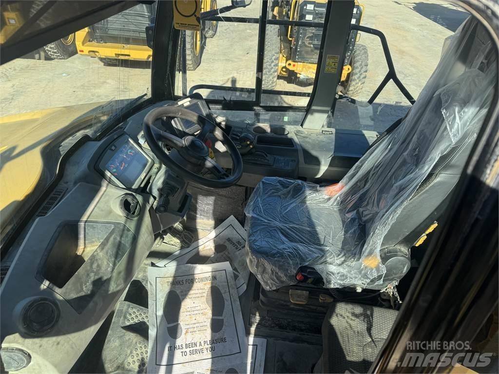 CAT 745 Kloubové dempry