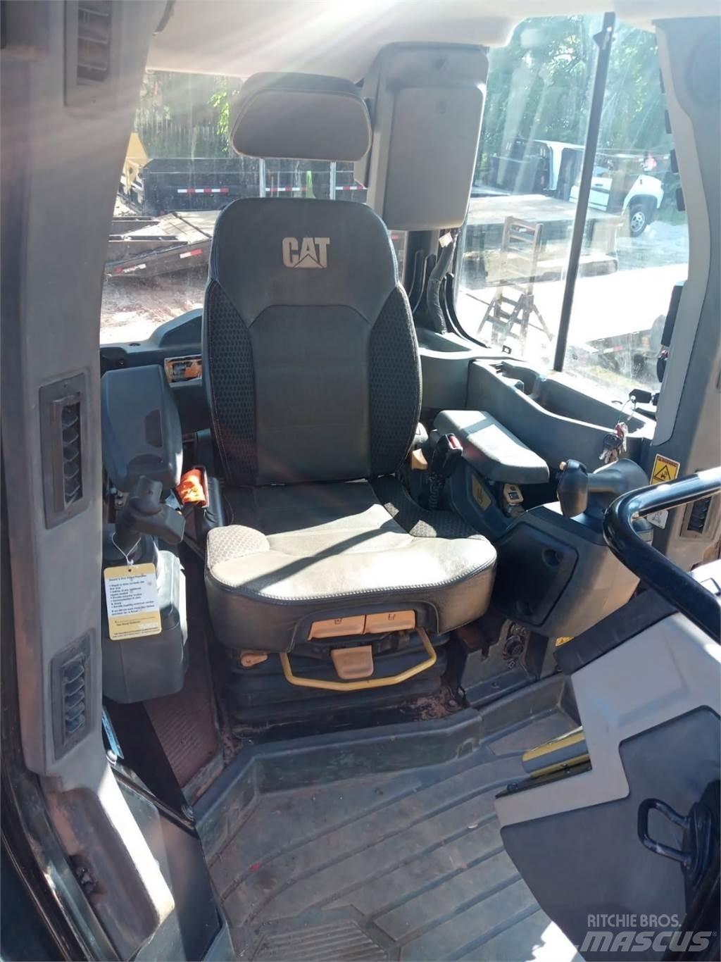 CAT D5 LGP Stavebnictví - ostatní