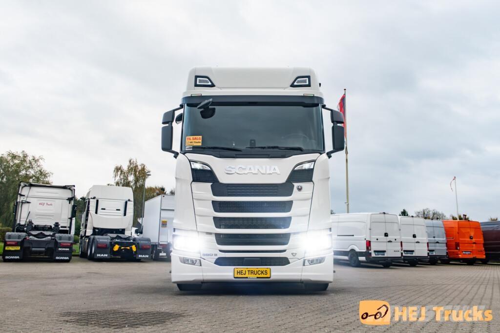 Scania S660 A6x2/4NB Tahače