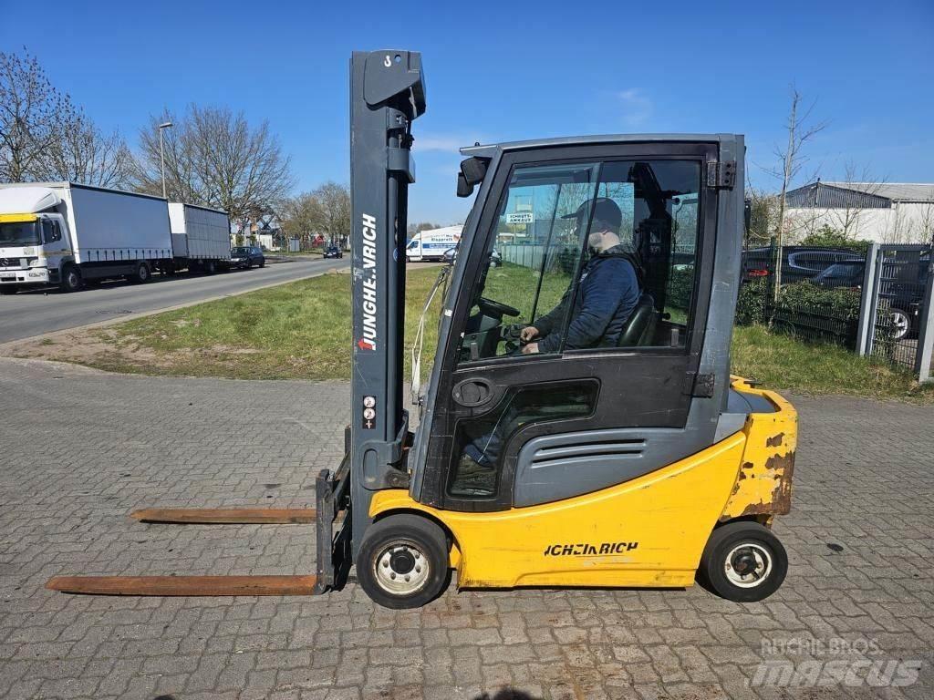 Jungheinrich EFG320 Akumulátorové vozíky
